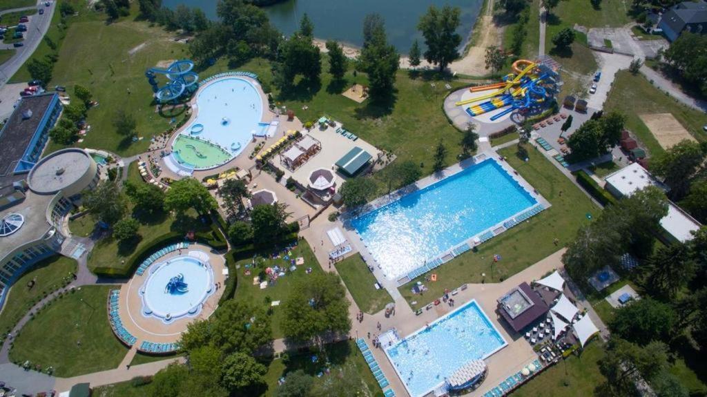 Villa Dunaj Dunajska Streda Luaran gambar