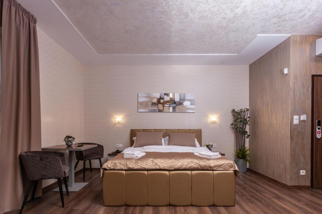 Villa Dunaj Dunajska Streda Bilik gambar