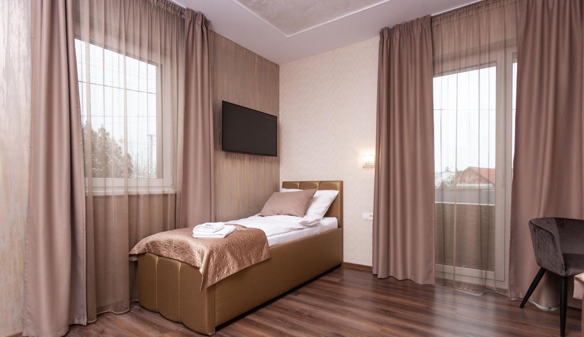 Villa Dunaj Dunajska Streda Bilik gambar